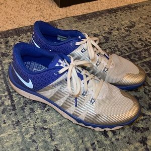 Nike University of Kentucky Wildcats running shoes